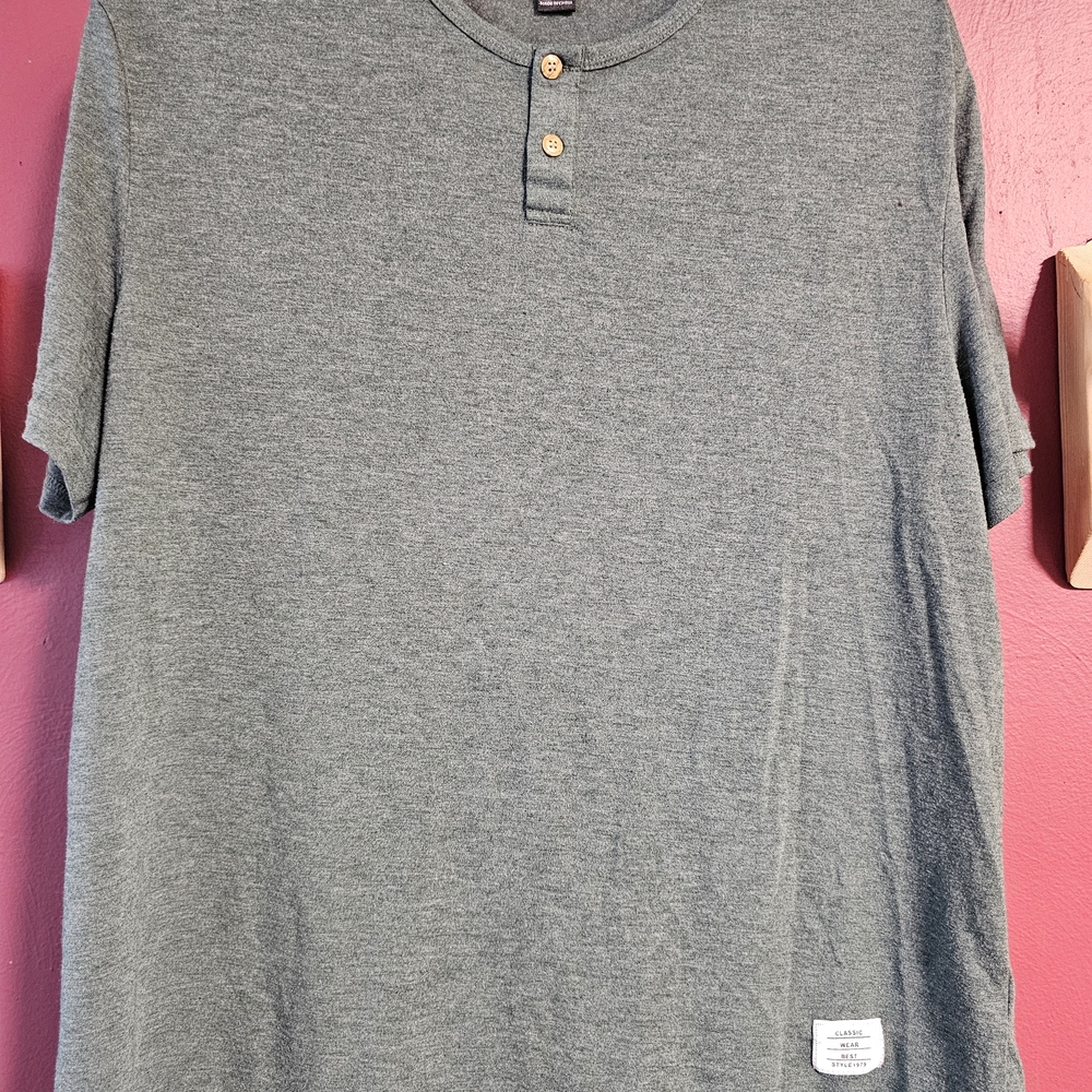 SHEIN Men's Heather Gray Henley Tee
